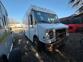 2001 FREIGHTLINER CHASSIS