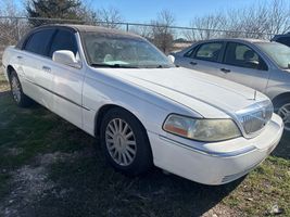 2005 Lincoln Town Car