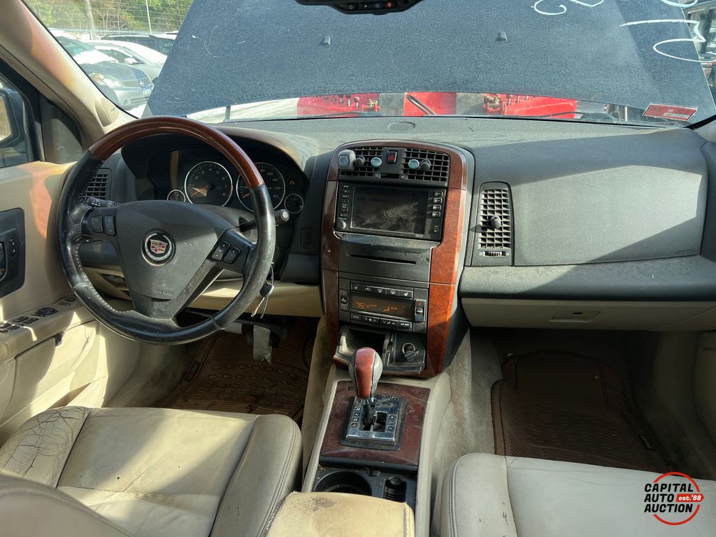 2005 CADILLAC SRX 10