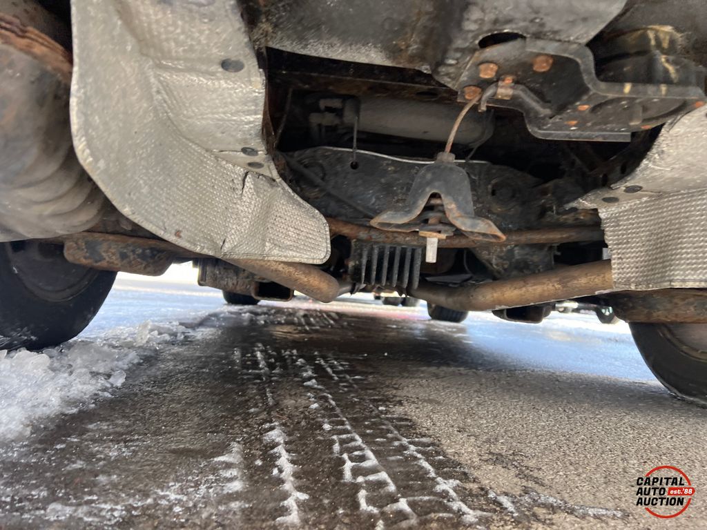 2005 CADILLAC SRX 13