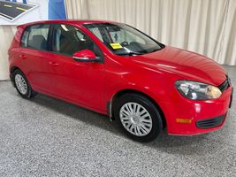 2011 VOLKSWAGEN Golf