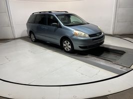 2005 TOYOTA SIENNA