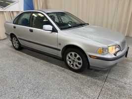 2000 Volvo S40