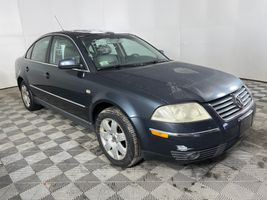 2003 VOLKSWAGEN Passat