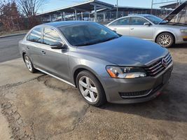 2013 VOLKSWAGEN Passat