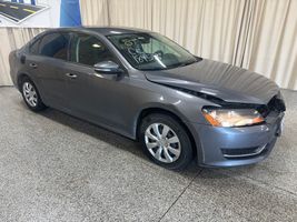2012 VOLKSWAGEN Passat