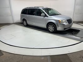 2010 CHRYSLER TOWN & COUNTRY