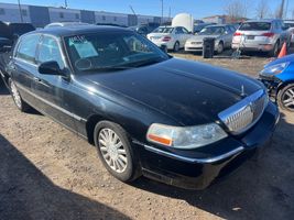 2004 Lincoln Town Car