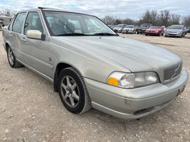 2000 Volvo S70