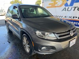 2014 VOLKSWAGEN Tiguan