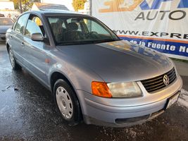 1998 VOLKSWAGEN Passat