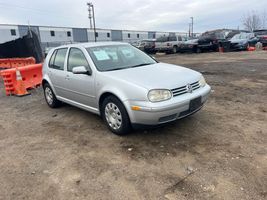 2003 VOLKSWAGEN Golf