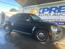 2012 VOLKSWAGEN Beetle