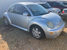 2001 VOLKSWAGEN New Beetle