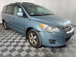 2010 VOLKSWAGEN Routan