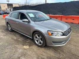 2012 VOLKSWAGEN Passat