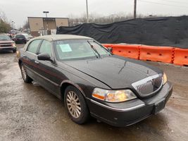 2005 Lincoln Town Car