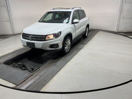 2014 VOLKSWAGEN Tiguan