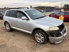 2004 VOLKSWAGEN Touareg