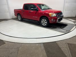 2011 NISSAN Titan