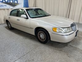 2000 Lincoln Town Car