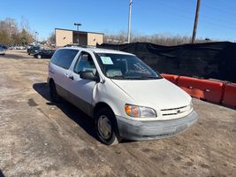 2000 Toyota Sienna