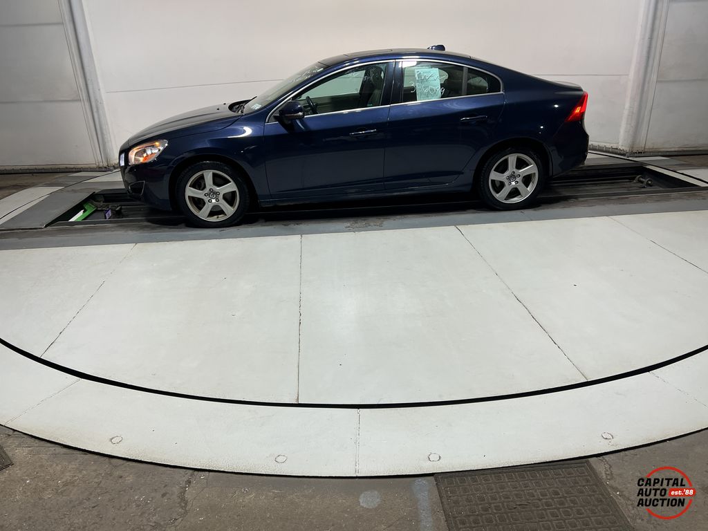 2013 VOLVO S60 11