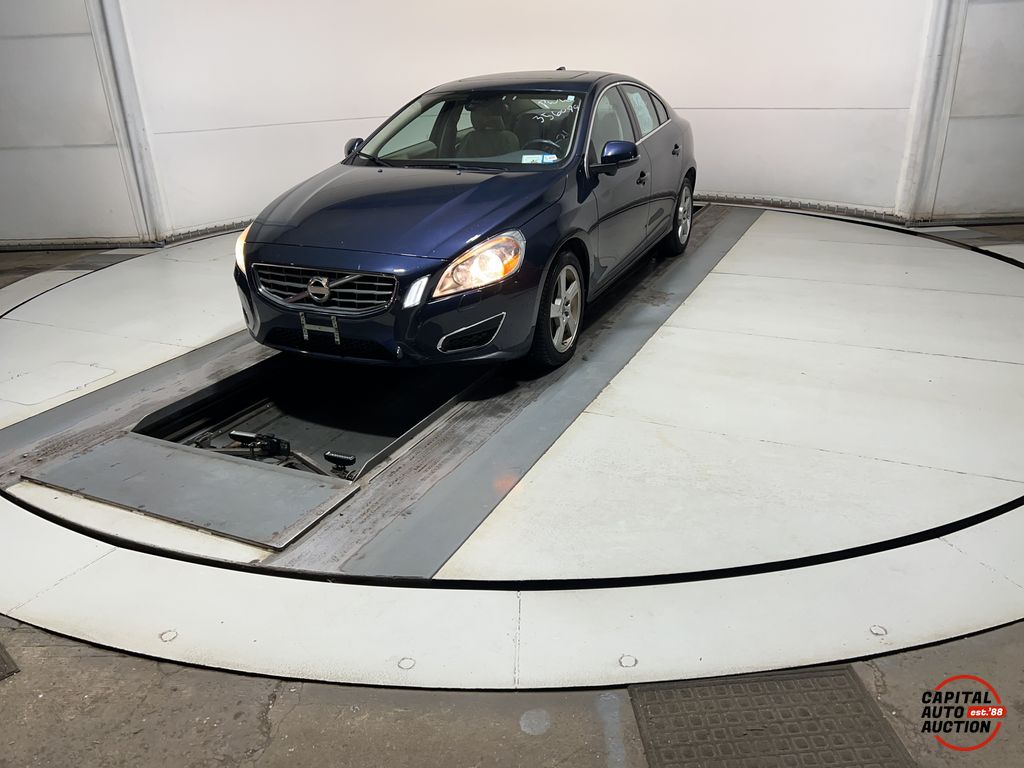 2013 VOLVO S60 1