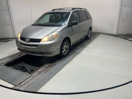 2004 TOYOTA SIENNA