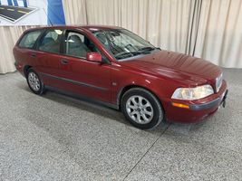 2001 Volvo V40