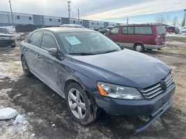 2012 VOLKSWAGEN Passat