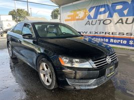 2013 VOLKSWAGEN Passat