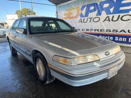 1992 Ford Crown Victoria