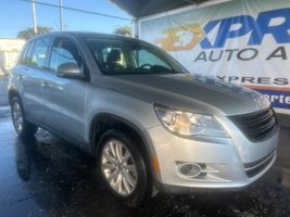 2010 VOLKSWAGEN TIGUAN