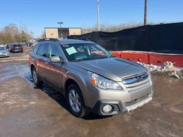 2014 SUBARU OUTBACK