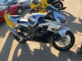 2001 HONDA CBR