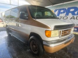 2004 FORD E350 VANS