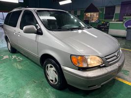 2002 TOYOTA SIENNA