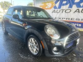 2017 MINI COOPER