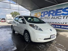 2016 NISSAN LEAF