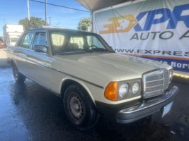 1980 MERCEDES-BENZ 300 SDL