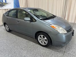 2004 TOYOTA PRIUS
