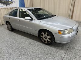 2005 VOLVO S60