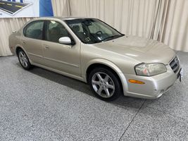 2002 NISSAN MAXIMA