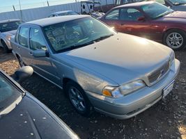 2000 VOLVO S70