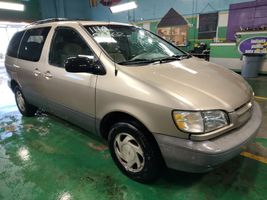 2000 TOYOTA SIENNA