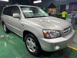 2005 TOYOTA HIGHLANDER