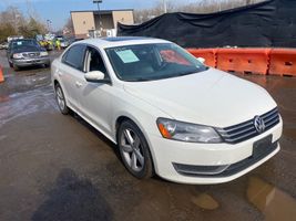 2013 VOLKSWAGEN PASSAT