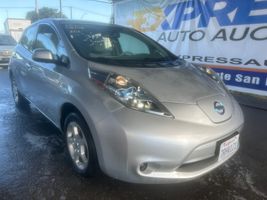2011 NISSAN LEAF