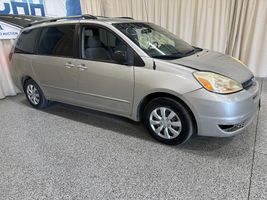 2005 TOYOTA SIENNA